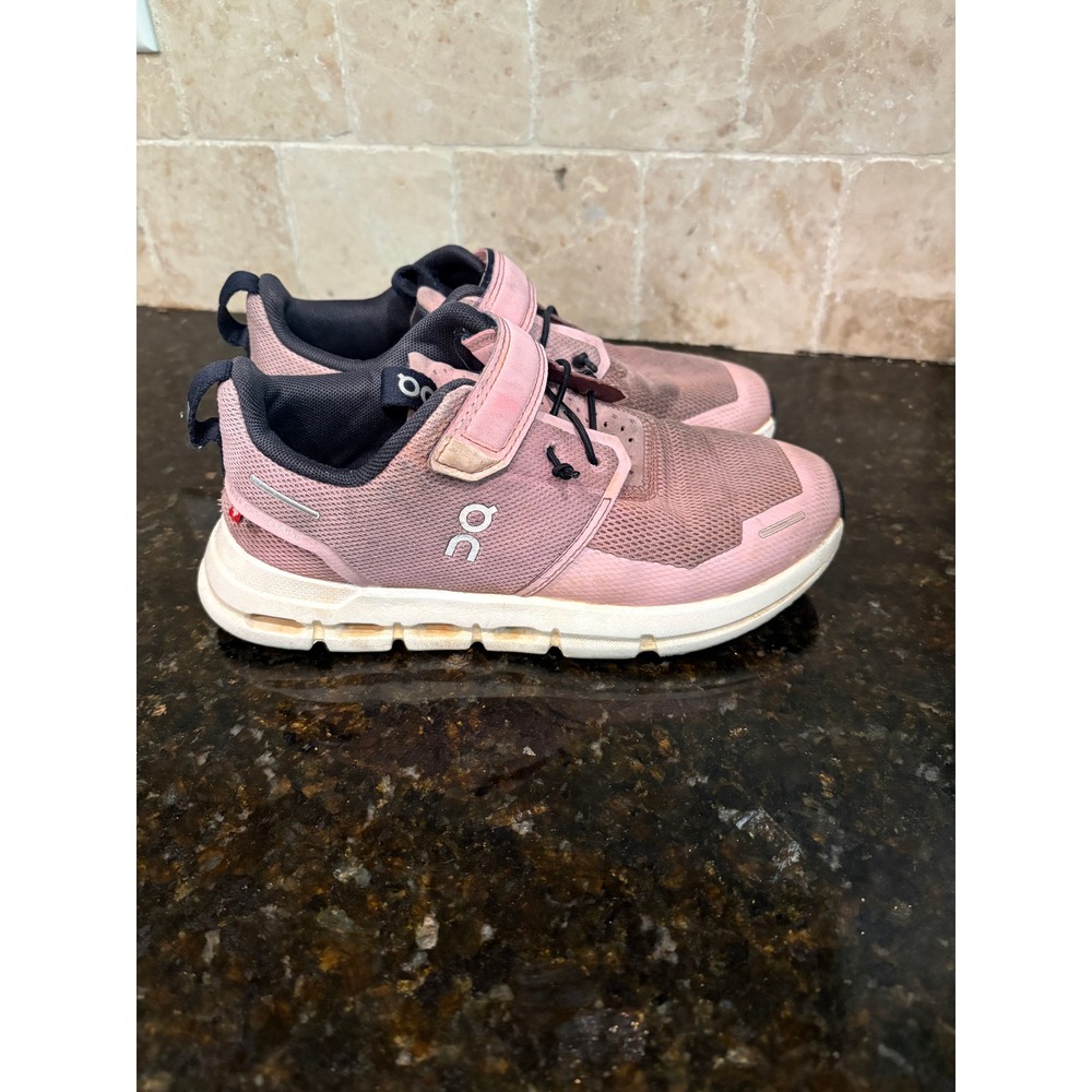 On Running Cloud Sky Kids Sneakers Mauve Pink Navy Blue Size US 1 EU 32